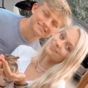 Meet your Posher, Kinsley